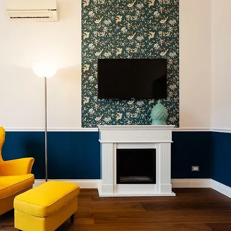 Interno Sorrentino * سورينتو
